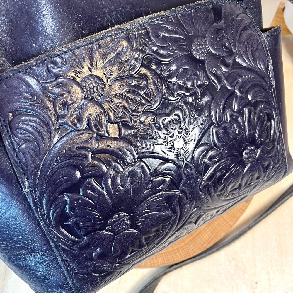 Patricia Nash Aveley Safflower Purple floral embossed leather crossbody bag - Picture 3 of 16